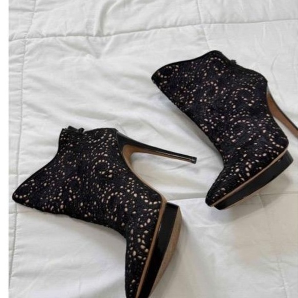 Alice + Olivia Black Laser Cut Stiletto Booties Women’s Size 10.5 Designer Heels - Picture 3 of 6